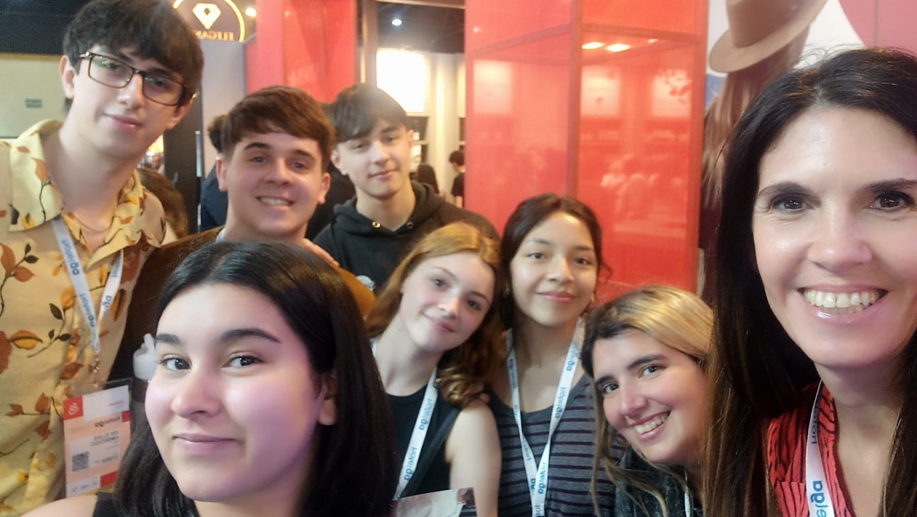 ESTUDIANTES DE LA LICENCIATURA EN GASTRONOMÍA VIVIERON UNA EXPERIENCIA FORMATIVA EN HOTELGA 2025