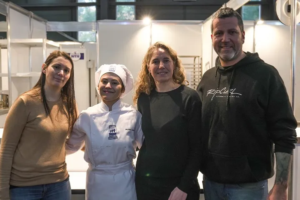 De las aulas de UAI-CESYT al podio internacional: estudiante de Gastronomía ganó el premio a la mejor Torta de Chocolate de Argentina