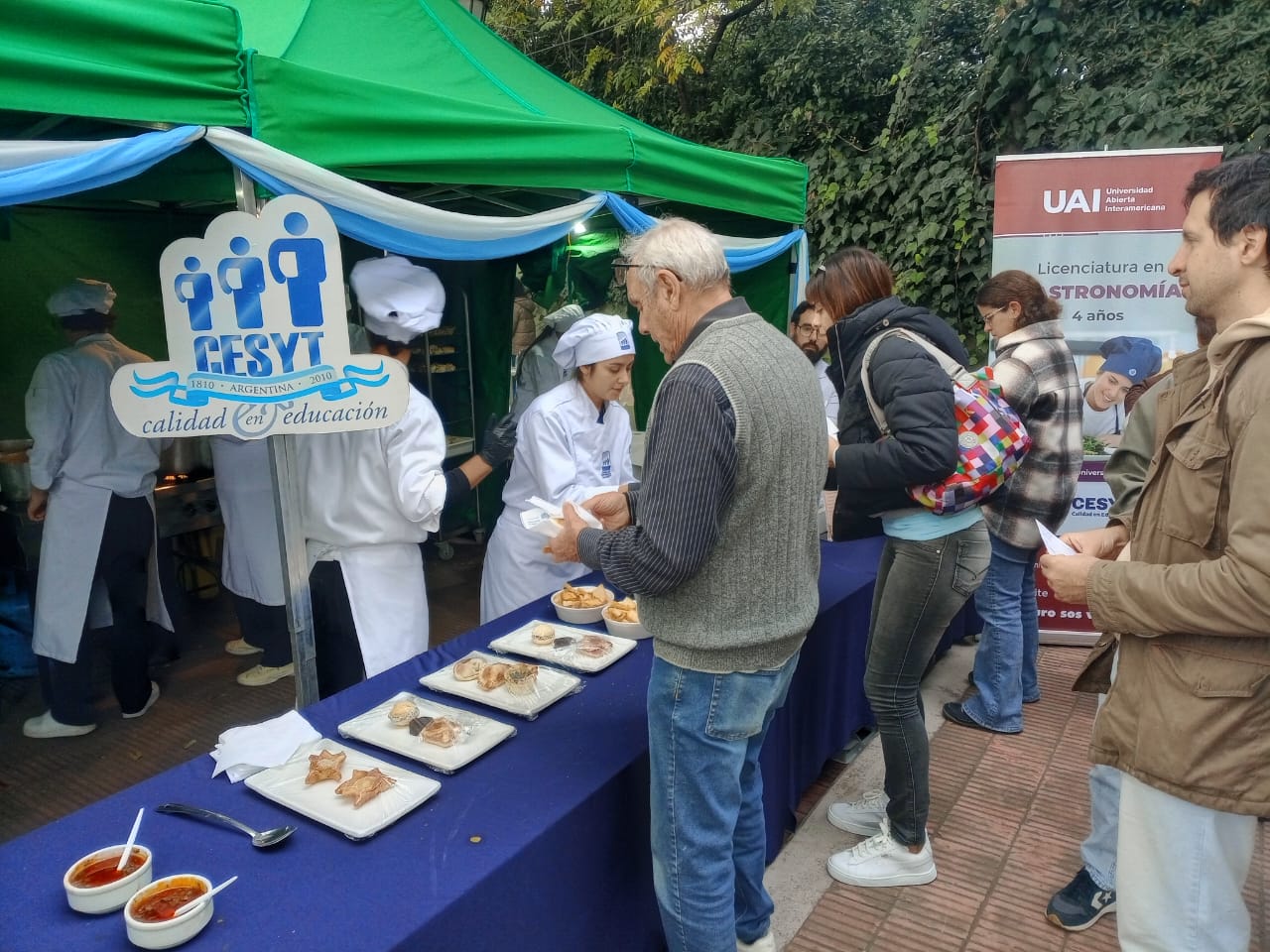 Los estudiantes de Gastronomía de UAI-CESYT participaron de los festejos patrios en San Isidro.